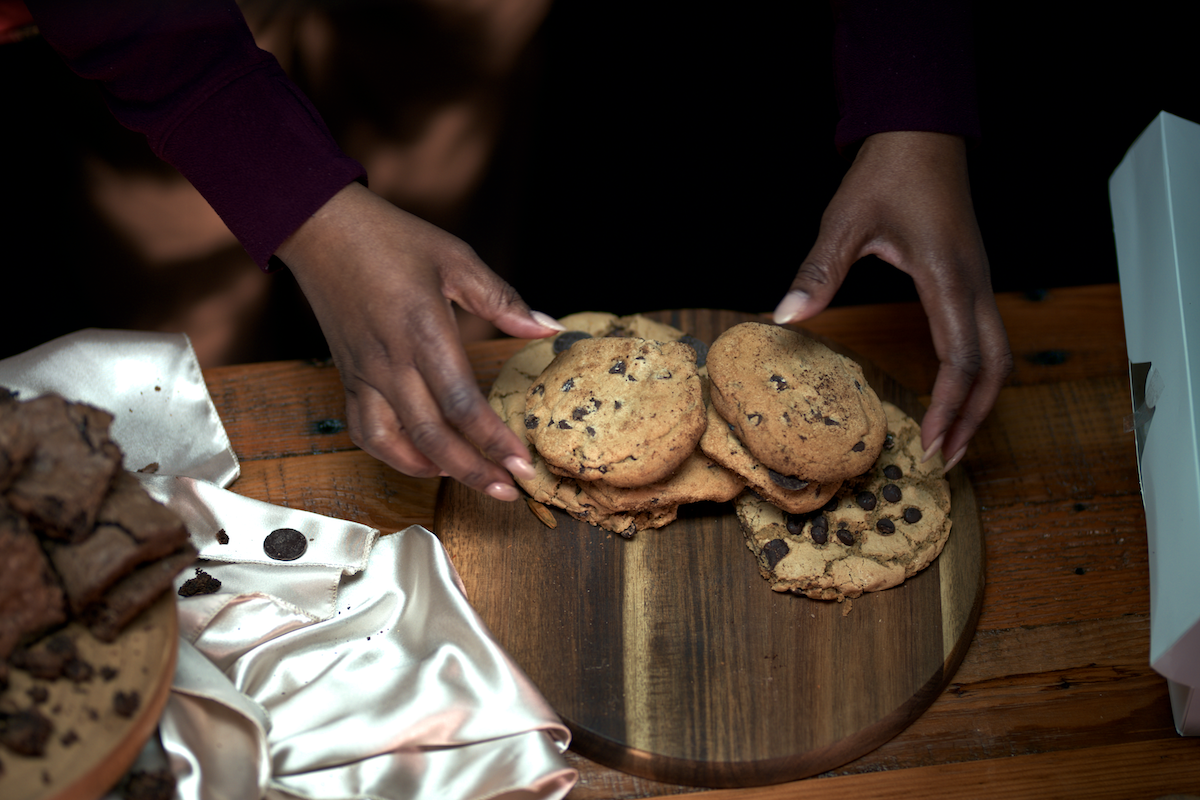 Box of 6 Brownies and 6 Chocolate Chip Cookies